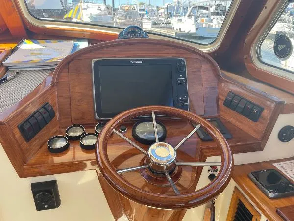 Slide: The Image of Hinckley Yachts 36 Picnic Boat EP 2002 - 5