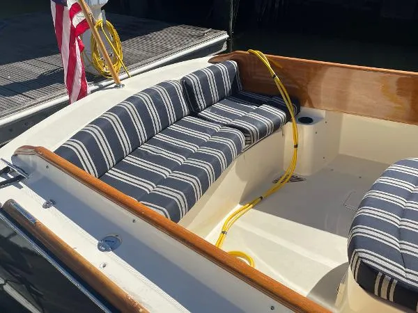 Slide: The Image of Hinckley Yachts 36 Picnic Boat EP 2002 - 9