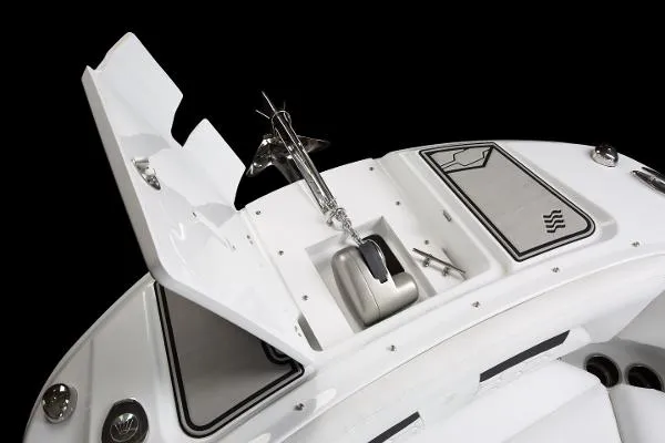 Slide: The Image of Four Winns HD5 2023 - 10