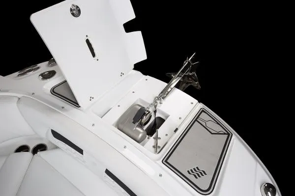 Slide: The Image of Four Winns HD5 2023 - 11