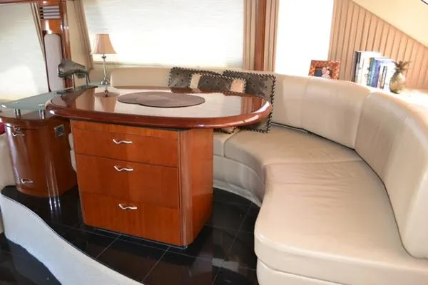 Slide: The Image of Sea Ray 550 Sedan Bridge 2005 - 2