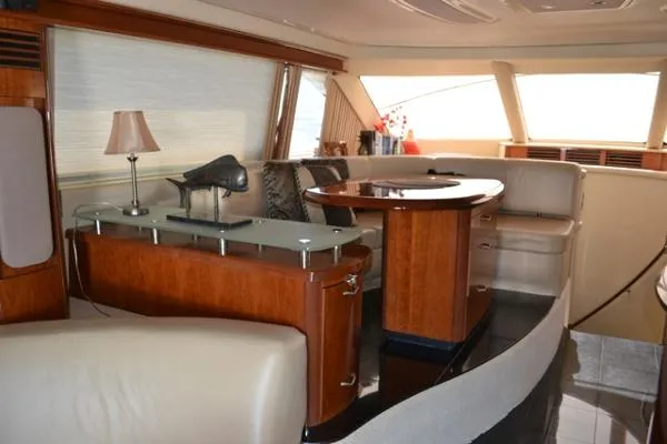 Slide: The Image of Sea Ray 550 Sedan Bridge 2005 - 3