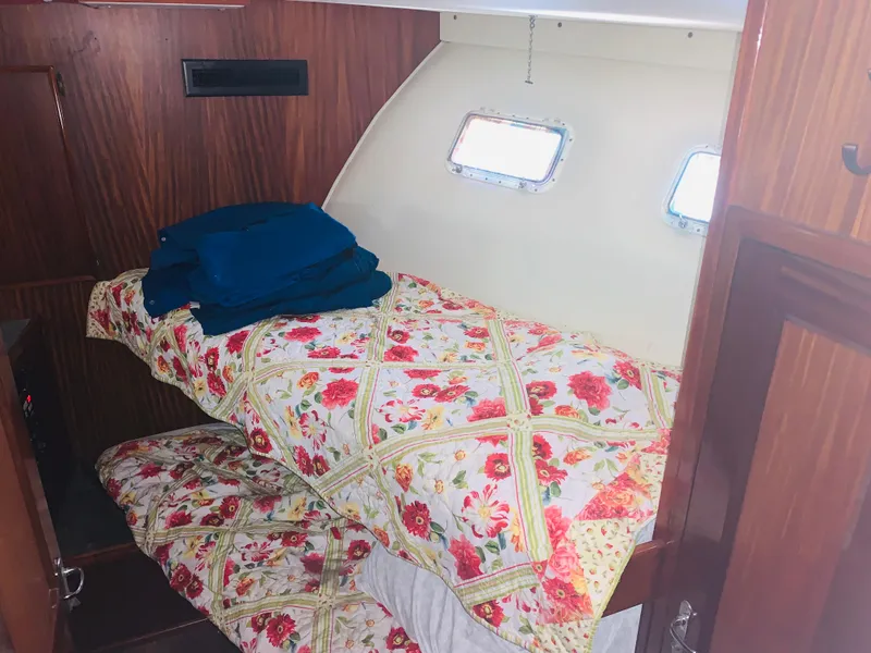 Slide: The Image of Hatteras Motor Yacht 1983 - 4
