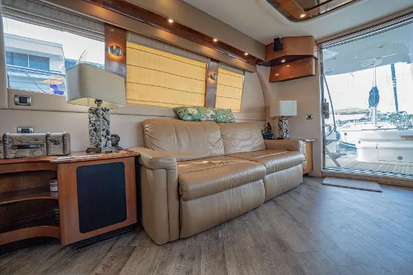 Slide: The Image of Carver Yachts 560 Voyager 2006 - 6