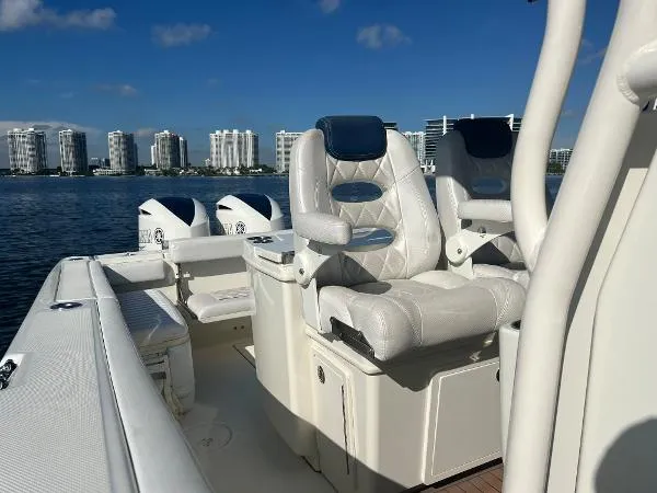 Slide: The Image of Hydra-Sports 3000 Center Console 2016 - 11