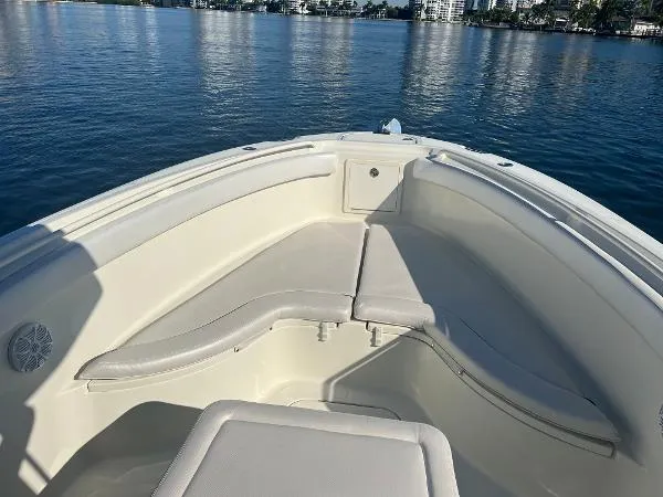 Slide: The Image of Hydra-Sports 3000 Center Console 2016 - 5