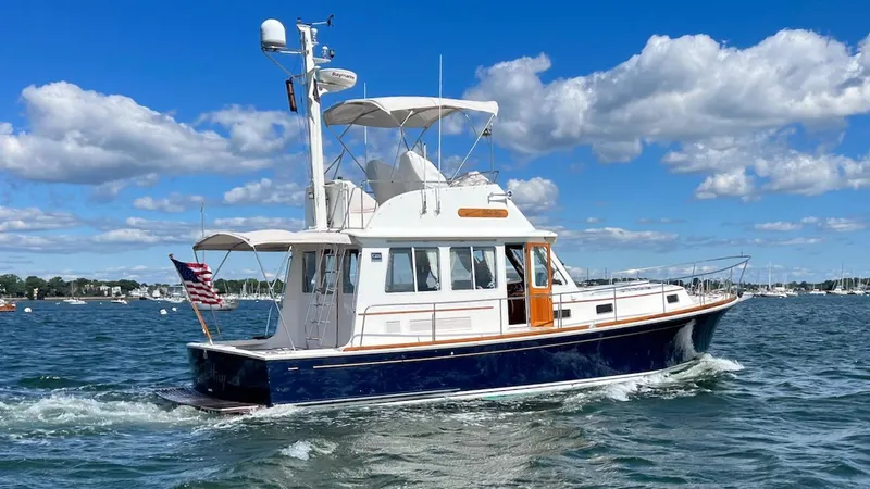 Slide: The Image of Grand Banks Eastbay 40 Flybridge 1997 - 2