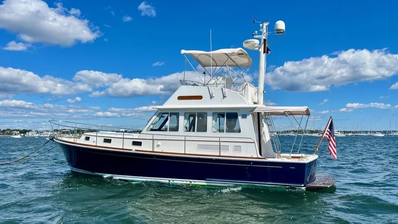 Slide: The Image of Grand Banks Eastbay 40 Flybridge 1997 - 8