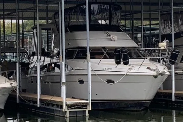 Slide: The Image of Carver Yachts 396 Motor Yacht 2000 - 2