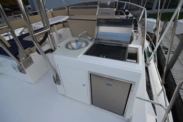 Slide: The Image of Ranger Tug R-41 Command Bridge 2020 - 9