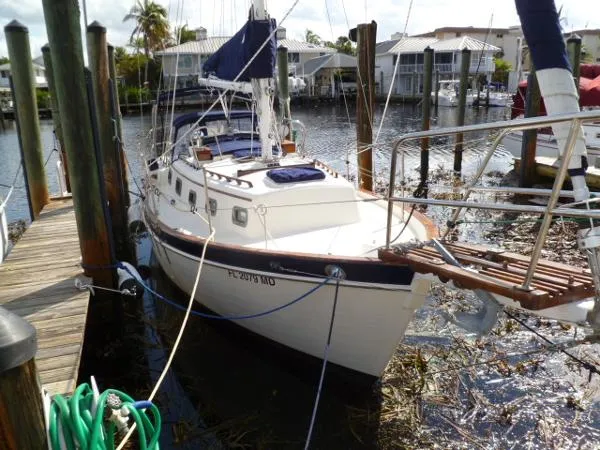 Slide: The Image of Pacific Seacraft Orion 27 MKII 1990 - 3