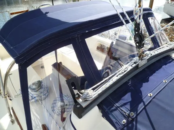 Slide: The Image of Pacific Seacraft Orion 27 MKII 1990 - 8