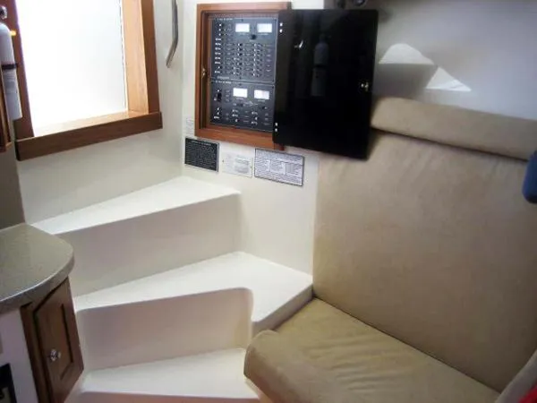 Slide: The Image of Albemarle 310 Sport Fisherman 2005 - 4