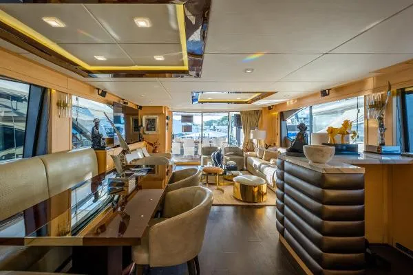 Slide: The Image of Sunseeker 88 MY 2014 - 11