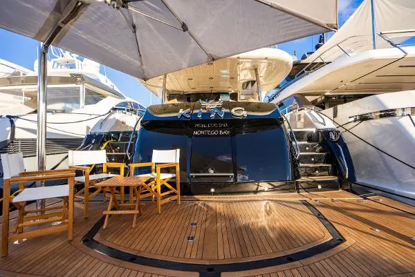 Slide: The Image of Sunseeker 88 MY 2014 - 5
