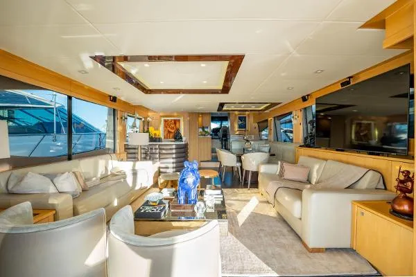 Slide: The Image of Sunseeker 88 MY 2014 - 8