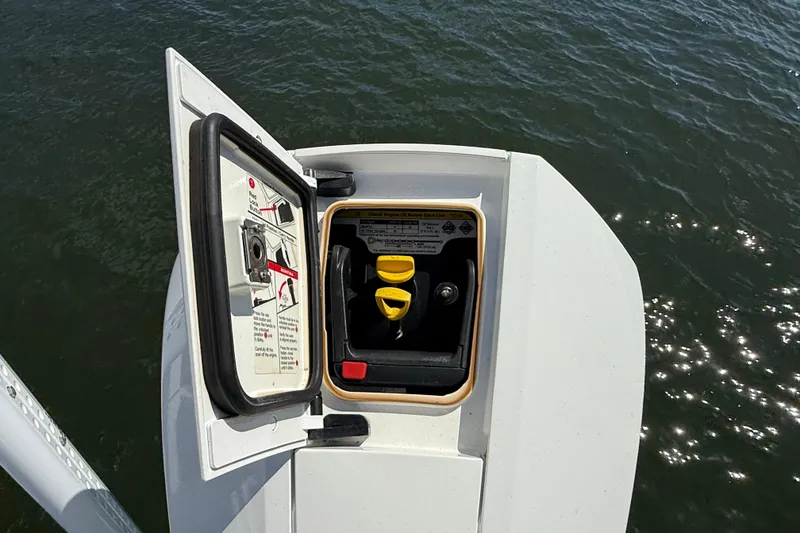 Slide: The Image of Fuse box on an Andros Tarpon 26 boat, year 2023. - 21