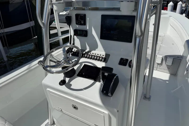 Slide: The Image of Andros Tarpon 26 helm with modern electronics, 2023 model. - 45