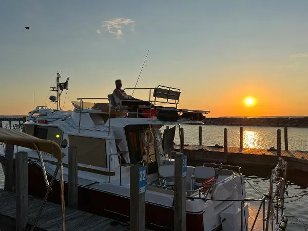 Slide: The Image of Ranger Tug R-29 Command Bridge Luxury Edition 2021 - 10
