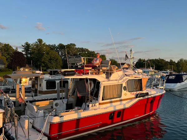 Slide: The Image of Ranger Tug R-29 Command Bridge Luxury Edition 2021 - 5