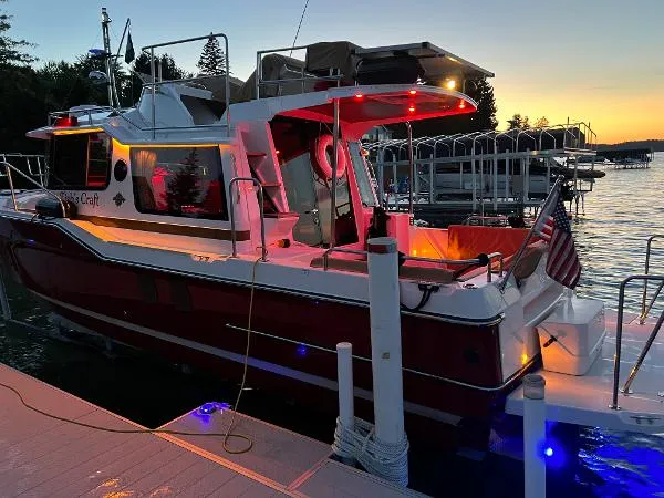 Slide: The Image of Ranger Tug R-29 Command Bridge Luxury Edition 2021 - 7