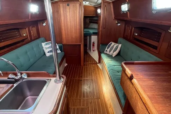 Slide: The Image of Pacific Seacraft 34 1991 - 2