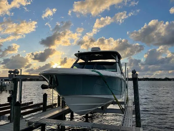 Slide: The Image of Boston Whaler 280 Vantage 2021 - 0