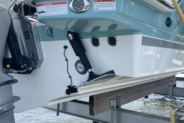 Slide: The Image of Boston Whaler 280 Vantage 2021 - 7