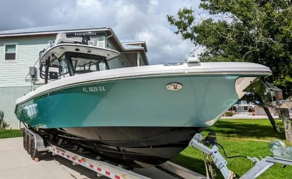 Slide: The Image of Everglades 355 Center Console 2018 - 7