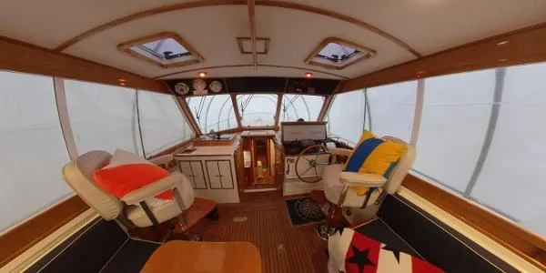 Slide: The Image of Grand Banks 43 Eastbay HX 2003 - 6