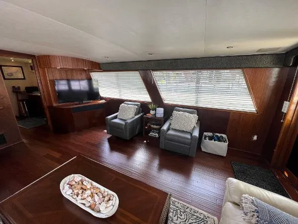 Slide: The Image of Hatteras 74 Motor Yacht 1981 - 5
