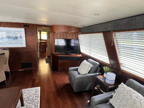 Slide: The Image of Hatteras 74 Motor Yacht 1981 - 6