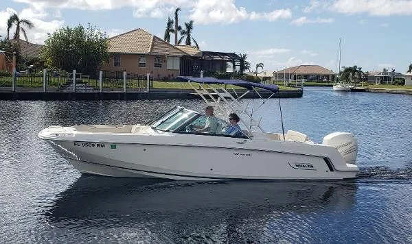 Slide: The Image of Boston Whaler 230 Vantage 2018 - 1