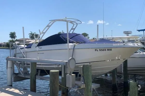 Slide: The Image of Boston Whaler 230 Vantage 2018 - 10