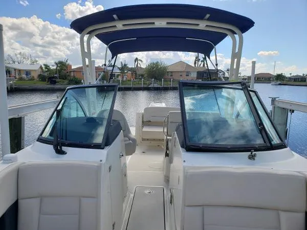 Slide: The Image of Boston Whaler 230 Vantage 2018 - 11