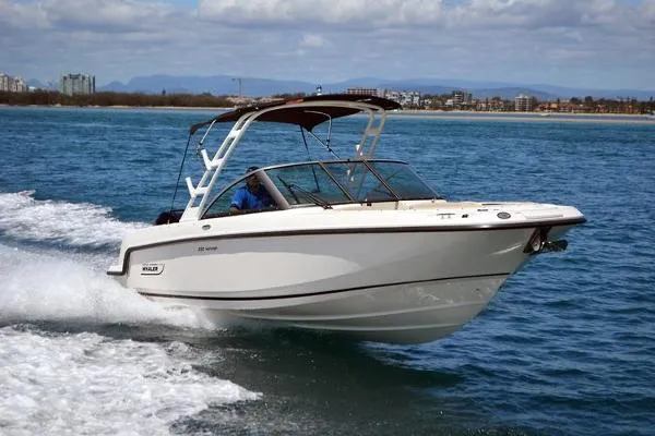 Slide: The Image of Boston Whaler 230 Vantage 2018 - 6