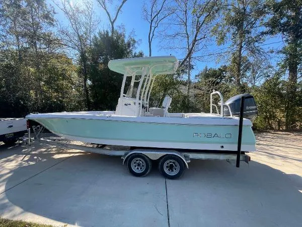 Slide: The Image of Robalo 246 Cayman 2018 - 0