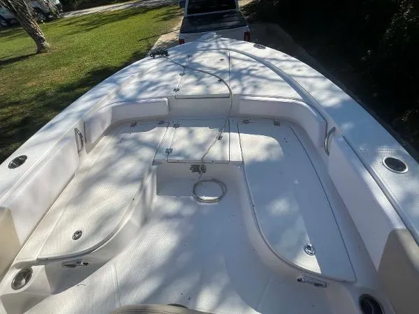 Slide: The Image of Robalo 246 Cayman 2018 - 1