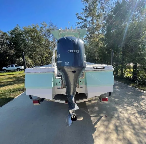 Slide: The Image of Robalo 246 Cayman 2018 - 10