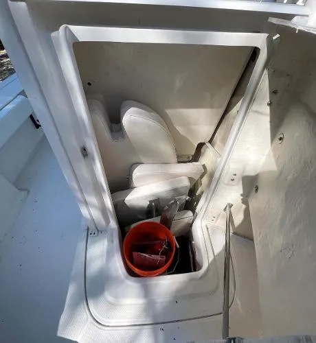 Slide: The Image of Robalo 246 Cayman 2018 - 9