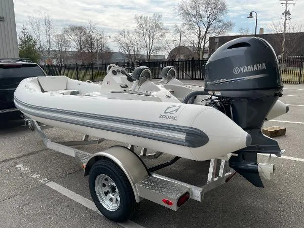 Slide: The Image of Zodiac Yachtline 490 Deluxe NEO 90hp In Stock 2023 - 4