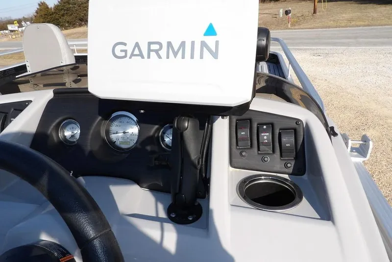 Slide: The Image of Dashboard of 2020 Bennington 20 SFV boat with Garmin navigation system. - 26