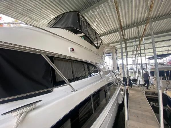Slide: The Image of Carver Yachts 396 Motor Yacht 2002 - 4