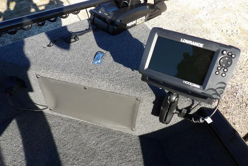 Slide: The Image of 2025 Lund 1775 Adventure SS boat with Lowrance Hook fish finder and Minn Kota trolling motor. - 33