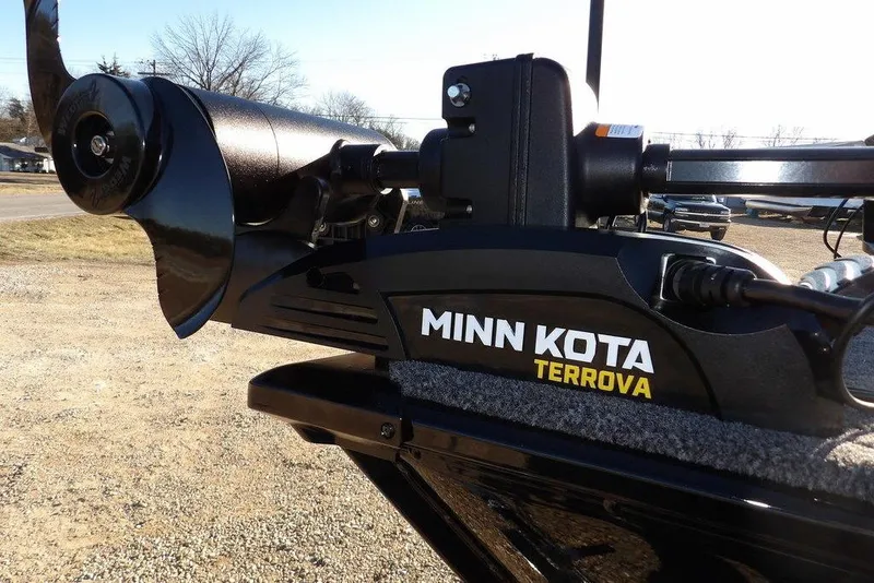 Slide: The Image of Minn Kota Terrova motor on 2025 Lund 1775 Adventure SS boat, outdoor setting. - 40