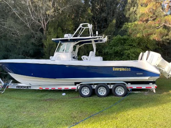 Slide: The Image of Everglades 350 Center Console 2007 - 0