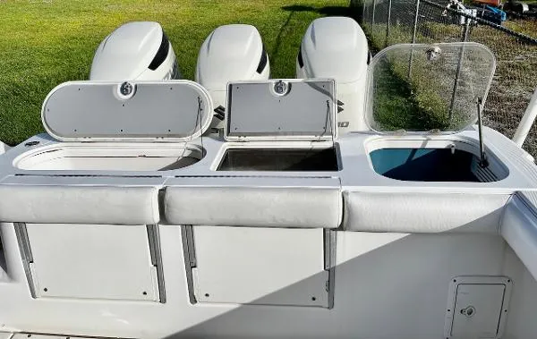 Slide: The Image of Everglades 350 Center Console 2007 - 7