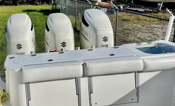 Slide: The Image of Everglades 350 Center Console 2007 - 8