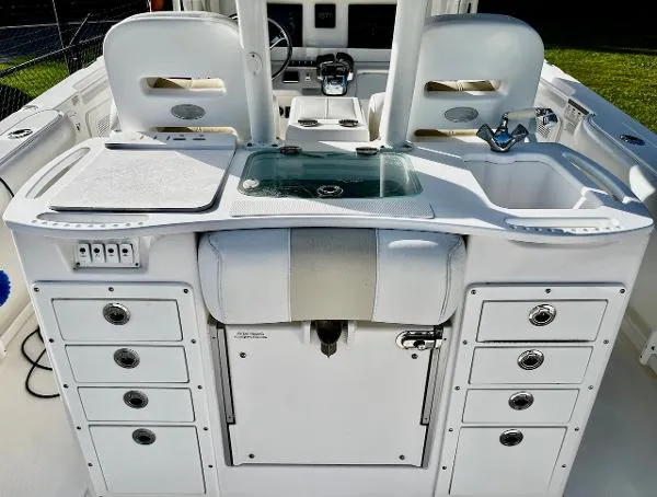 Slide: The Image of Everglades 350 Center Console 2007 - 9