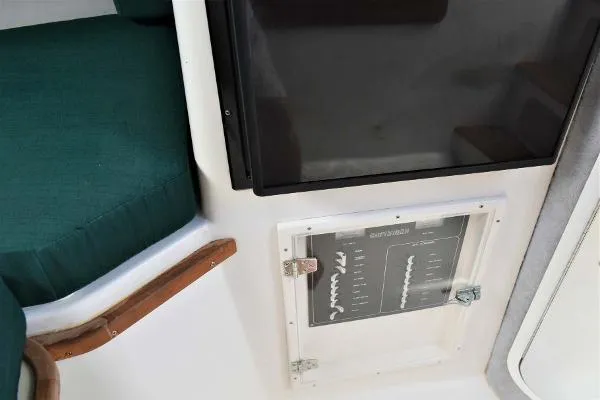Slide: The Image of Contender 35 Side Console 2000 - 6